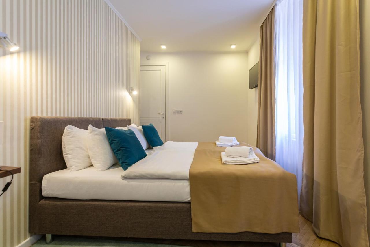 Heritage Hotel Petrakija SJJ Exterior photo